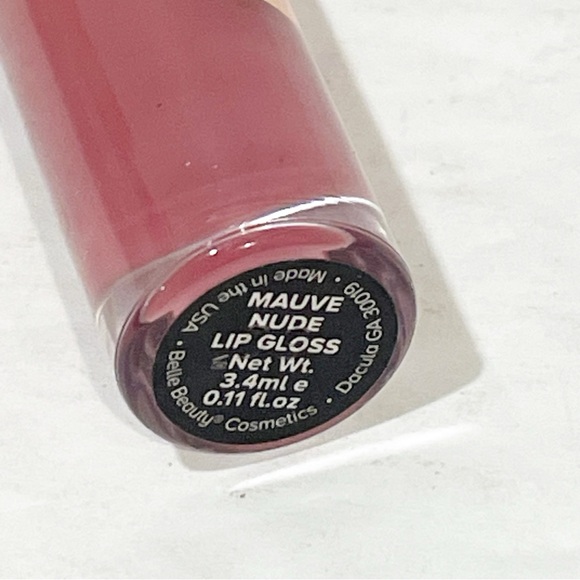 Belle Beauty Kisser Fixer Lip Gloss in Mauve Nude NEW - Picture 2 of 2